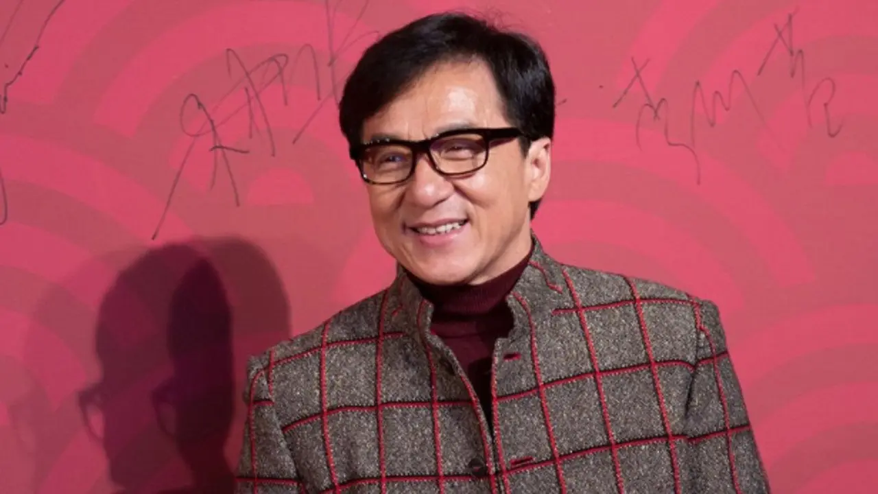 Read more about the article Penampilan Jackie Chan yang Kini Makin Uzur Tertangkap Kamera, Masih Syuting Film Baru di Usia 69